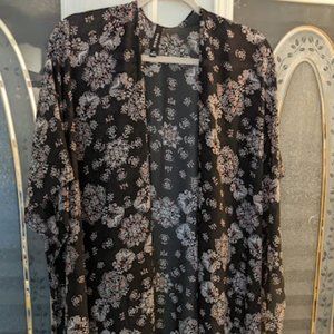 Torrid BLACK FLORAL GAUZE KIMONO